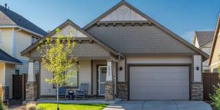 Furnished Spacious Home, Fully Equipped Kitchen, Garage Included Gallery 13