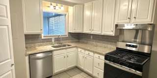 Spacious Condo in Prime Sandy Springs Location – Gated Community with Pool! Gallery 5