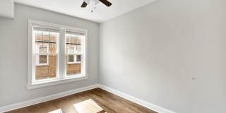 1110 West Glenlake Ave. Gallery 10
