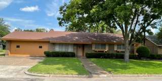 5412 Lake Crest St Gallery 1