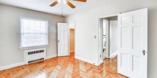 Shaker House & Shaker Town House Gallery 25