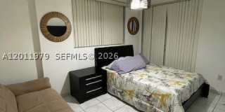 1621 Collins Ave Gallery 15