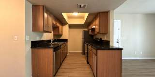 MELROSE DISTRICT CONDO WITH HUGE MOVE-IN SPECIAL – HALF OFF FIRST & SECOND MONTH’S RENT! Gallery 18