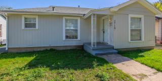 For Lease: 2716 Live Oak | Dean Highland | 2 Bed / 1 Bath Gallery 1