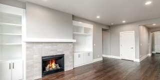 Bethany Stunner - 5 Bedrooms with Main-Level Bed & Bath, Modern Kitchen & Private Fenced Yard Gallery 10