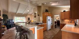 Sunny - Fully Furnished 2-Bedroom, with Office and 2 1/2 bathrooms. Gallery 13