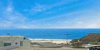 Hilltop Retreat with Ocean Breezes, natural light, and panoramic views Gallery 9