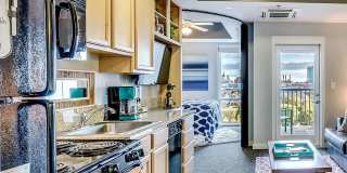 9 on Canal Gallery 27