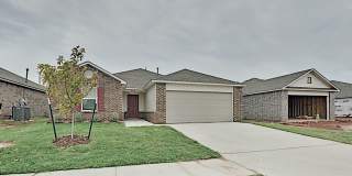 Very Nice 3 Bedroom 2 Bath Home with Storm Shelter in Mustang Schools Gallery 1