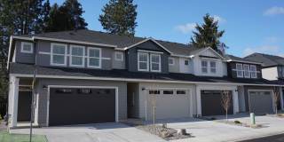 LIKE NEW Beautiful Prairie Townhome for Lease - 11404 NE 127th Ct Gallery 1