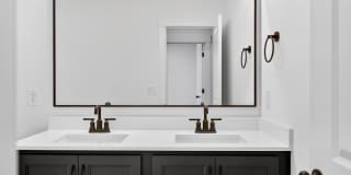 1625 N Main Street Gallery 45