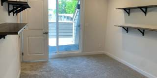 Beautiful Three Bedroom Townhouse! Gallery 16