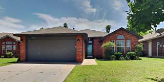 A Very Beautiful and Spacious 3 Bedroom Home in Mustang School District Gallery 1