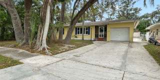 Beautiful 2-Bedroom Home in Prime Clearwater Location with Spacious Fenced Yard! Gallery 1