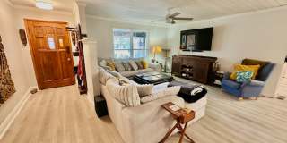 Nice 3 Bedroom (+Bonus Room) Home For Rent - Includes Weekly Pool & Monthly Cleaning Services! Gallery 6