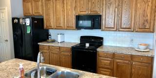 3BR/3BA House Near Campus Gallery 8