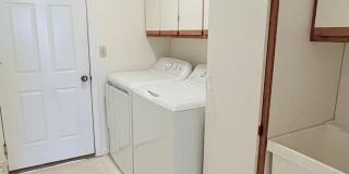 Spacious 2bd/2bath + Den home in gorgeous community (there's a lake!) Gallery 35