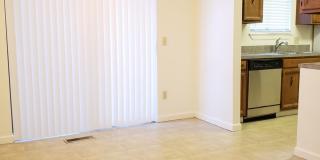 909 Gellatly St. Gallery 11