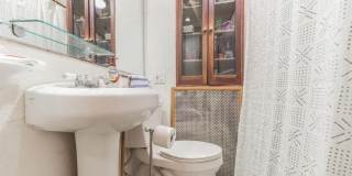 Gorgeous 3-Bedroom Townhouse in Washington Square West! Available mid-July! Gallery 16