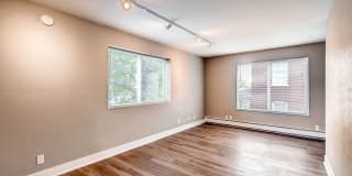 2000 Walnut Gallery 10