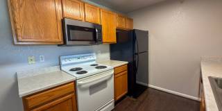 Top-Floor Condo with Vaulted Ceilings, Mountain Views & Garage in Cherry Creek Schools Top-Floor Condo with Vaulted Ceilings, Mountain Views & Garage in Cherry Creek Schools Gallery 8