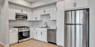 Downtown Ontario Luxury Apartments Gallery 34