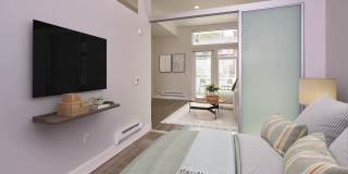 Mark on 8th Gallery 13