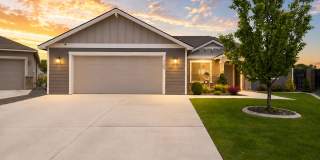 1 LEVEL HOME WITH OFFICE SPACE AWAITS NEW RESIDENCE Gallery 1