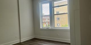 5325 N Damen Avenue Gallery 9