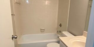 Large 3 bedroom condo! Gallery 3