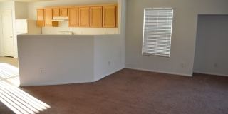 Single Story Three Bedroom Home in the Heart of Henderson Gallery 8