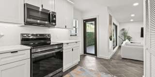 630 NE 15th Place Gallery 12