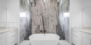 50 Ne 4th St Gallery 9