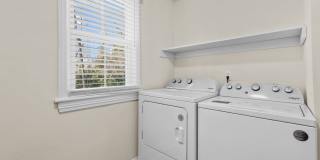 Spacious 1 Bedroom Duplex in Trinity Park, blocks from Duke! - Renovated & Pet Friendly Gallery 14