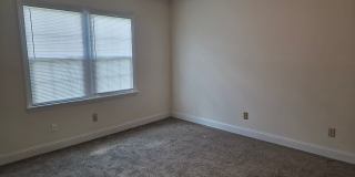 4 Bedroom house with bonus room and large yard. Gallery 14