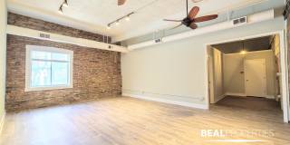 2320 N Damen Ave Gallery 4