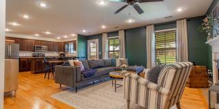 Beautiful 3 Bed/2.5 Bath Home with garage in Jonesborough Gallery 5