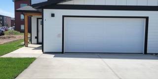 3 Bed 2.5 Bath with attached garage in Belgrade Gallery 1