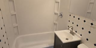 Renovated 2 Bedroom Home! Detached Garage! Pet Friendly! Gallery 3