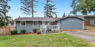 Beautiful Renovated Home in Excellent School District, Sammamish! Gallery 1