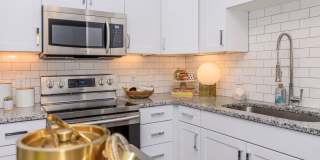 Ravella at Sienna Gallery 22