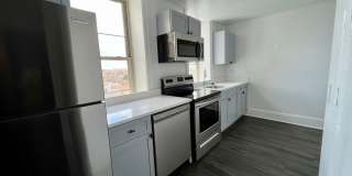 306 W Franklin Gallery 61