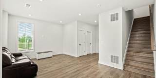 42086 PICASSO Square Gallery 2