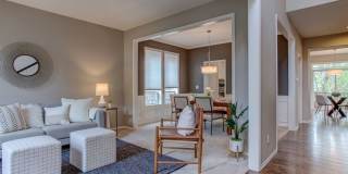 Sought after Remington 4bed 2.5bath with Lots of Yard Space! Gallery 5