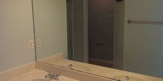 Townhouse with Amenities Galore: 3 BR / 2.5 Bath In The Colonnade Community Gallery 20