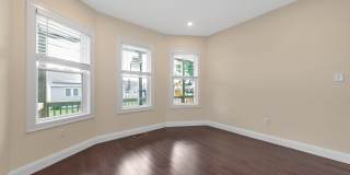 161 4th St Gallery 28