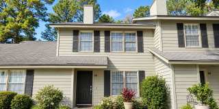 Savannah rental with 2 master bedrooms with ensuites - Conveniently located!! $1,000 OFF FIRST FULL MONTH’S RENT WITH AN ACCEPTABLE APPLICATION & CREDIT. FOR SHOWINGS PLEASE CALL REMAX ACCENT AT 912-756-5888. Gallery 1