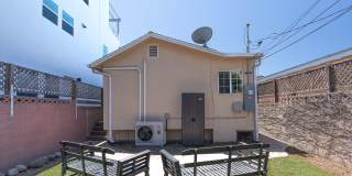 Charming 1BR Beach Cottage in Hollywood by the Sea – Private Yard & Walk to the Sand Charming 1BR Beach Cottage in Hollywood by the Sea – Private Yard & Walk to the Sand Gallery 18