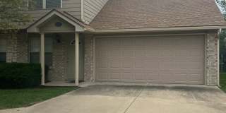 4 bedroom, 2 bathroom, 2 car garage townhouse Gallery 1