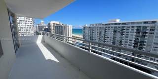 5600 Collins Avenue Gallery 30